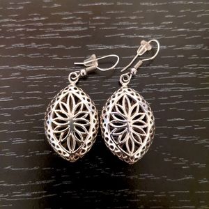 Silver Leaf Design Fashion Earrings